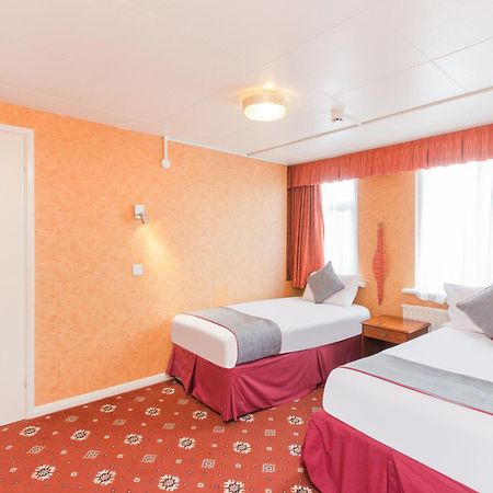 Oyo Stade Court Hotel Hythe  Dış mekan fotoğraf